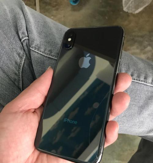 探究iPhone后压屏技术的运用（探索iPhone后压屏技术的便捷与创新）