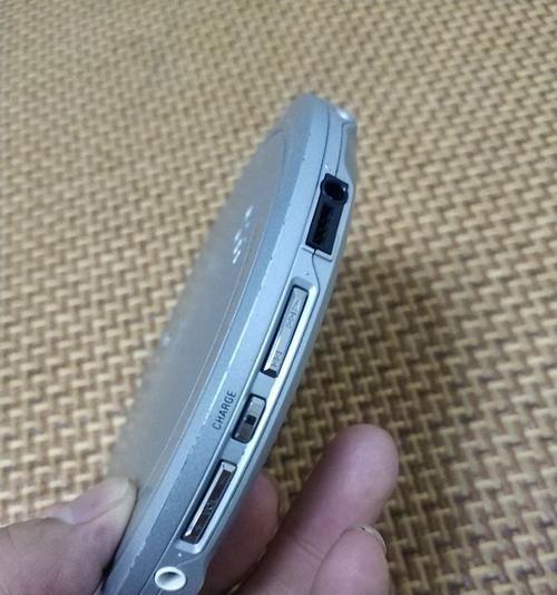 索尼e808手机的功能与特点（探索索尼e808手机的创新科技与卓越性能）