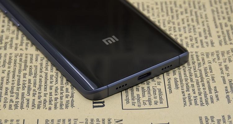 小米5后盖手感如何？一探实际体验！（小米5后盖手感评测，体验不一样的触感享受）