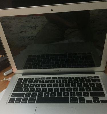 手机无法开机的解决方法（如何通过连接电脑修复无法开机的手机）